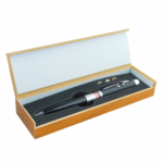 Bolígrafo con láser y linterna en caja de madera